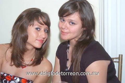 05102010  Karla y Yedith.