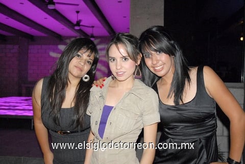 06102010 Laura Sánchez, Brenda Sánchez y Maribel Garibay.