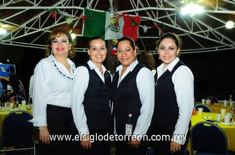 06102010 Adriana Álvarez, Laura Guerra, Doris Ríos y Carlota Delgado en pasada reunión con motivo de los festejos del Bicentenario.