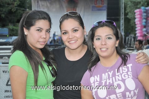 07102010 Asdisde Iridian Guerrero, Jennifer Guerrero y Mayra Meléndez Lugo.