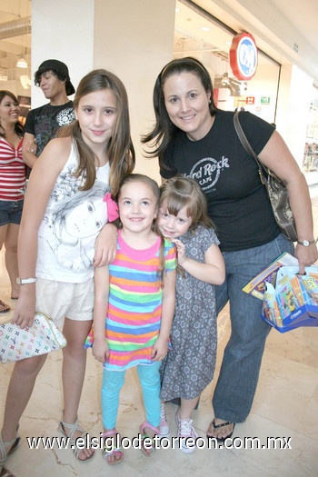 07102010 Valentina, Ana Victoria, Claudia y Mariana.