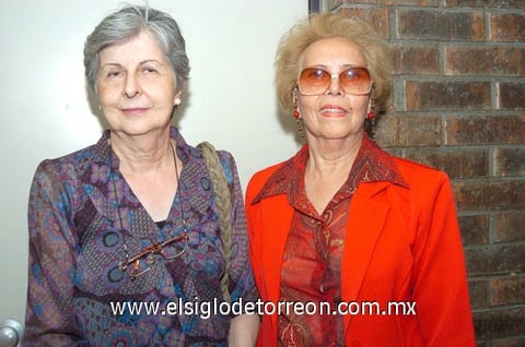 08102010 Karina González, Brenda Viesca y Adriana Campos.
