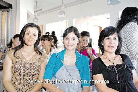 09102010 Marsi Márquez, Beatriz y Vero Galván.