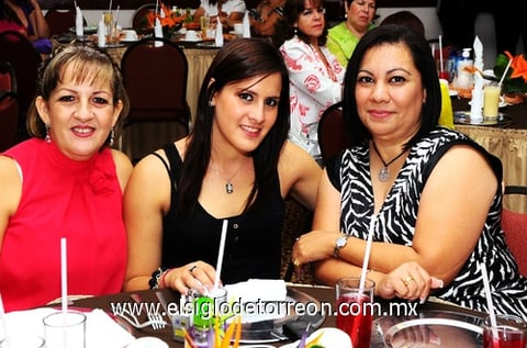09102010 Soledad Ayala de Zamorano, Claudia Dávila y Sol Zamorano.