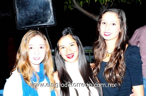 11102010 Anahí, Valeria y Pily.
