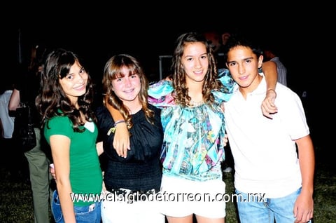 11102010 Mariela, Andrea, Crista y Diego.