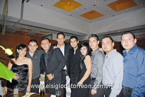 10102010 Fany, Oliver, Moisés, Alfredo, Denzy, Paco, Juan, Orlando y David.