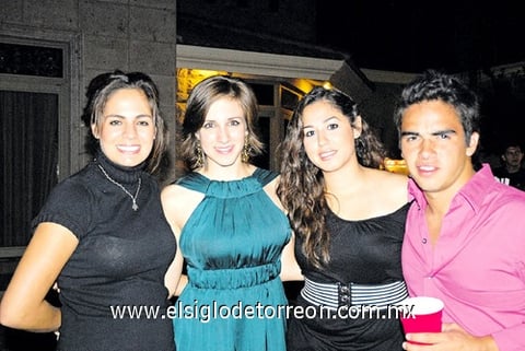 Mariam, Cristina, Mara y Miguel.