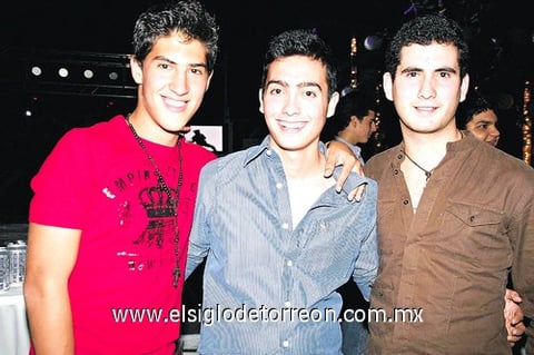 Joseph Shepard, Ale Murra y Daniel Seijas.
