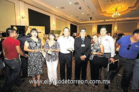 Invitados y personal de Chilchota.