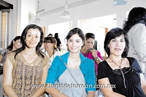09102010 Marsi Márquez, Beatriz y Vero Galván.