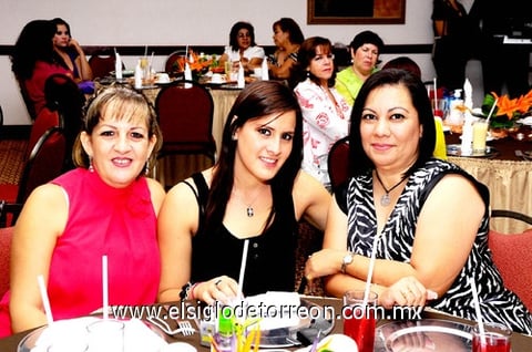 09102010 Soledad Ayala de Zamorano, Claudia Dávila y Sol Zamorano.
