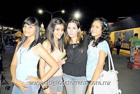 Sara García, Yesenia Castañeda, Montse Rebolloso y Zoar Rebolloso.