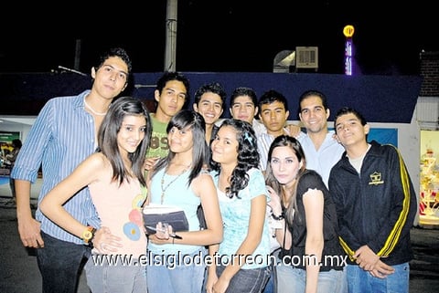 Jonatan Castañeda, Joshman Haro, Dante Zapata, Humberto García, Abraham Zapata, Roberto Castañeda, Gerardo García, Montse Rebolloso, Zoar Rebolloso, Sara García y Yesenia Castañeda.