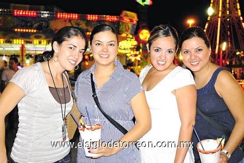 Sofy Campillo, Liza Bueno, Vivi Grijalva y Mague Bueno.