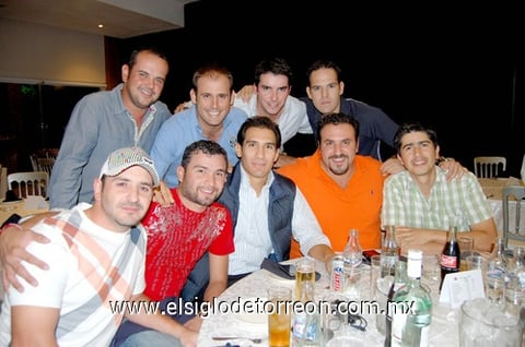 Roberto, Mario, Macelo, Francisco, Eduardo, Roberto, Luis, Guillermo y Enrique.