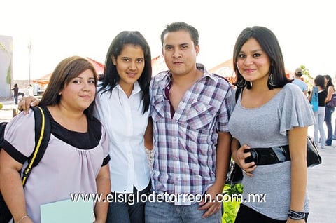 13102010 Wendy de los Santos, Andrea Leyva, Cabsel Yong y Dulce González.