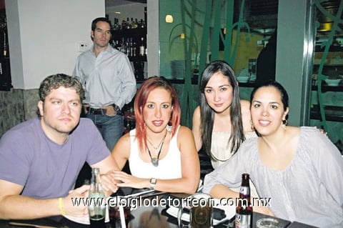 14102010 Eduardo, Alda, Sandra y Renata.