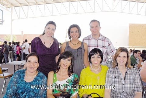 14102010 Gaby González, Cristy Ríos, Carlos Velásquez, Sonia Cadena, Leonor Salas, Sofía Ramírez y Suheila Núñez.