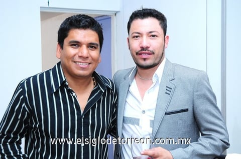 14102010 Enrique Gamboa y Manuel Valle.