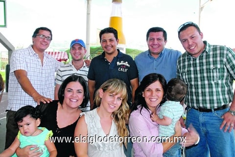14102010 Jorge Espinoza, Diego Loredo, César García, Gerardo Corrales, Chuy Corrales, Mafer Belmont, Ana Cecy Gutiérrez y Cecy Saborit.