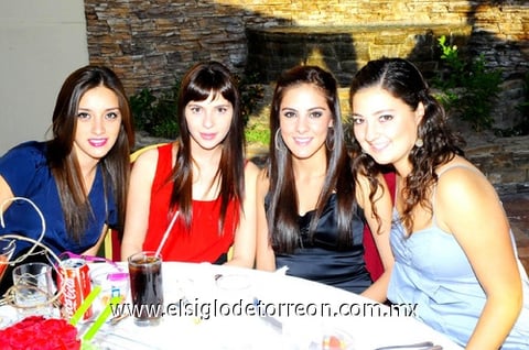 18102010 Marian, Bárbara, Nadia y Pamela.