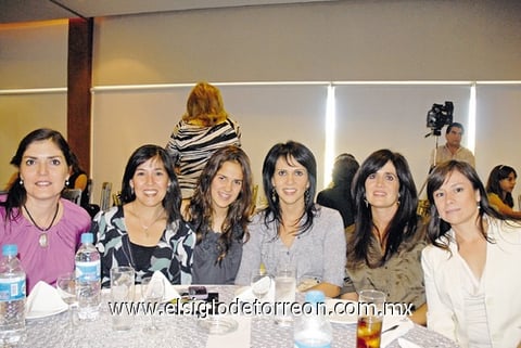 17102010 Mirita, Gaby, Aurora, Liliana, María José y Ángela.