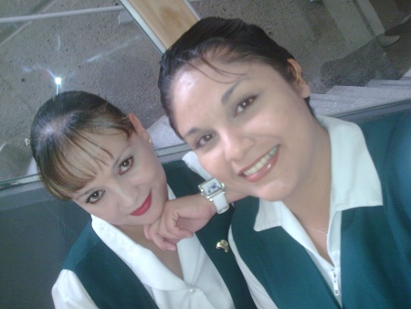 Karla Moya y Romelia García trabajadoras del IMSS en un momento de esparcimiento. Fotografía enviada por Karla Moya.
