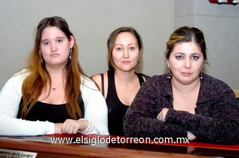 20102010 Natalia Manzanera Aguirre, Claudia y Charis Olazábal.
