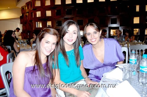 21102010 Claudia, Ana Sofi y Sofía.