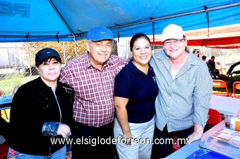 21102010 Rebeca, Arturo, Claudia y Blanca.