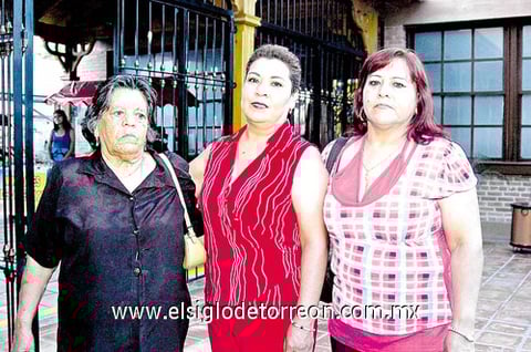 21102010 Pily, Lupita y Juanita.