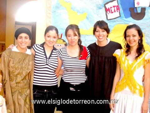 21102010 María Gómez, Karina Orozco, Paulina Vels, Samantha Ayala y Gaby Delgado.