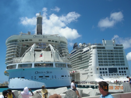 En el Oasis of the Seas por el Caribe. Fotografía enviada por Jorge y Karina.