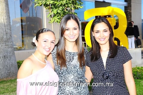 22102010 Gina de la Garza, Sofía Ramos y Rosario Sáenz.