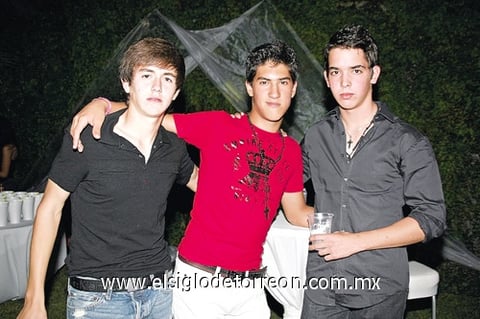 24102010 Roberto, Cako y José.