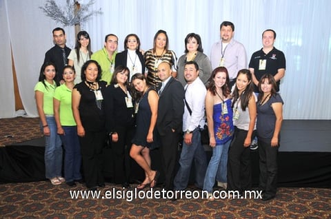 24102010 Grupo de expositores y organizadores de la Expo Boda y XV años. EL SIGLO DE TORREÓN / ÉRICK SOTOMAYOR