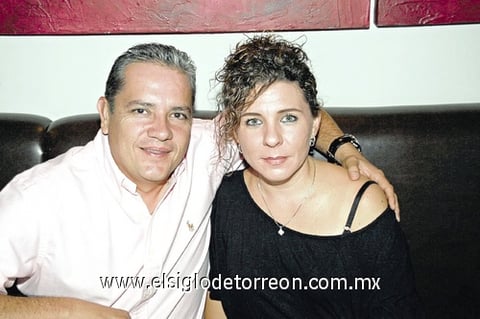 24102010 José Elósegui y Lorena de la Garza.