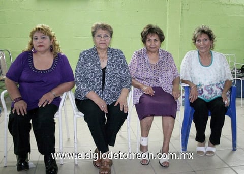 24102010 Tías: Irma, Alicia, Carolina y Olivia.
