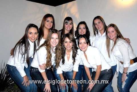 Samantha Cantú, Lilia Reyes, Liliana Suárez, Gio Alanís, Éricka Gama, Chelito Macías, Martha Jáidar, Sonia García y Marcela Enríquez.