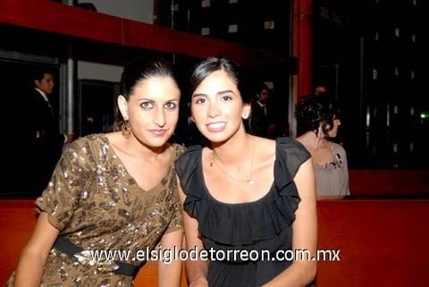Eri Hernández y María del Mar.
