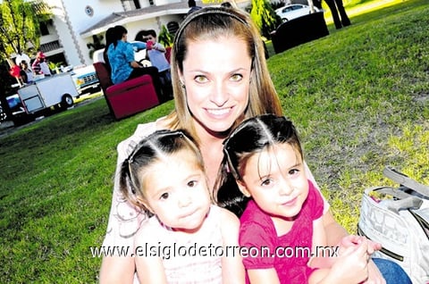 22102010 Amanda, Eddy y Alicia. Roberta, Virginia y Roberta.