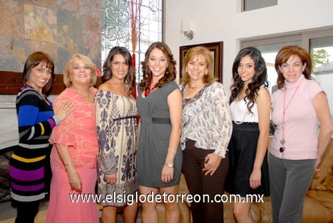 Kuky Gutiérrez, Malena de Gutiérrez, Selina Gutiérrez, Susu Luna, Olga de Luna, Nini Luna y Susy Pérez.