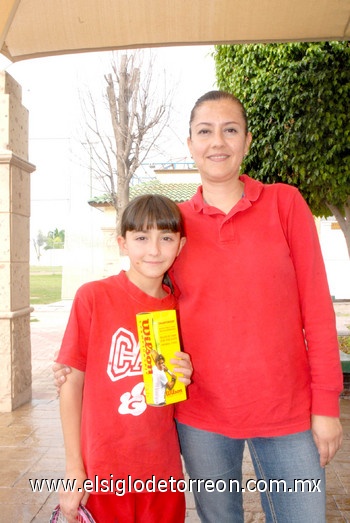 Michelle Habib y Claudia Ramírez.