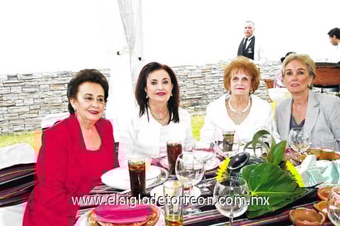 Esther, Cristina, Hilda y Lorena.