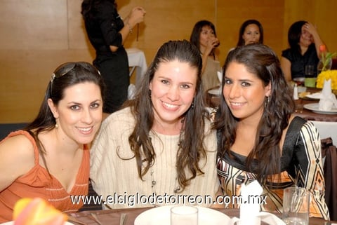 Ana Laura Muñoz, Paola de De la Fuente y Claudia Rico.