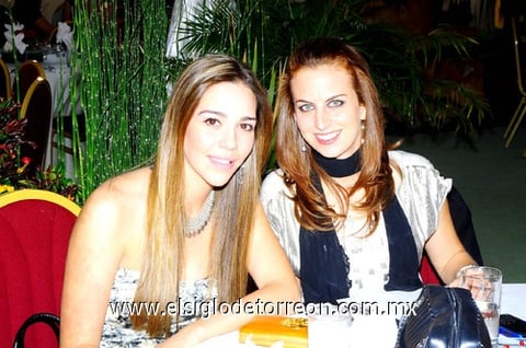 María Rosa Martínez y Sofía Zarzar.