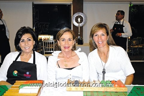 25102010 Camis Lozoya, Susana Gutiérrez y Mónica Hoyos.  EL SIGLO DE TORREÓN / CRISTINA CARRILLO.
