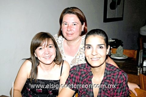25102010 Ángeles, Rita y Mariestela.