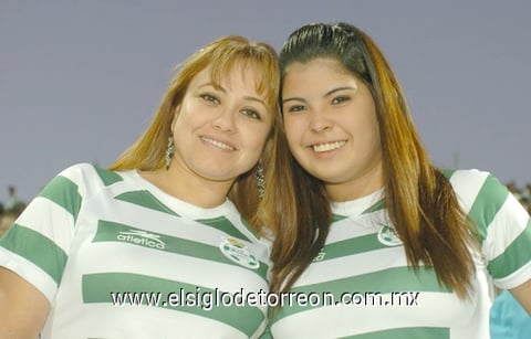 26102010 Laura Irazoqui y Edna Alarcón.